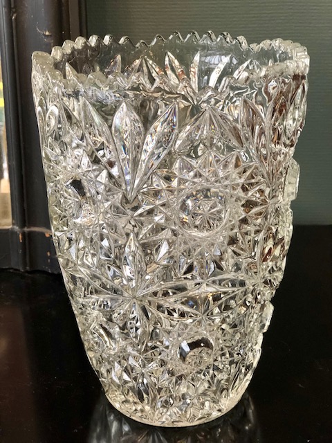 Vase vintage en verre ciselé