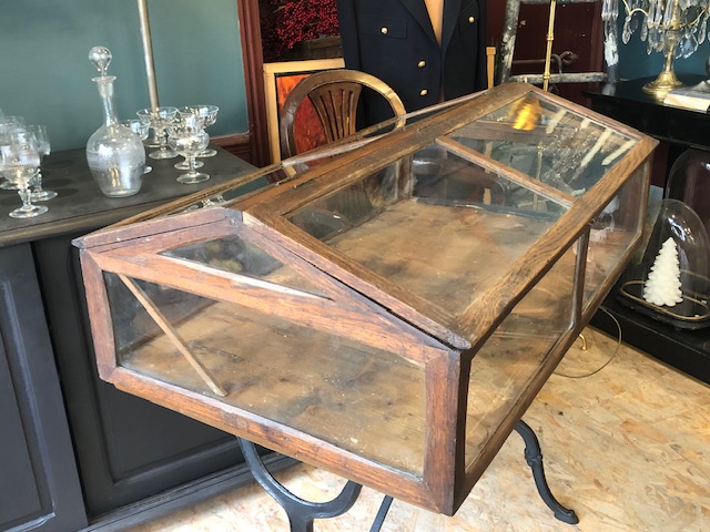 Vitrine de magasin à poser en bois