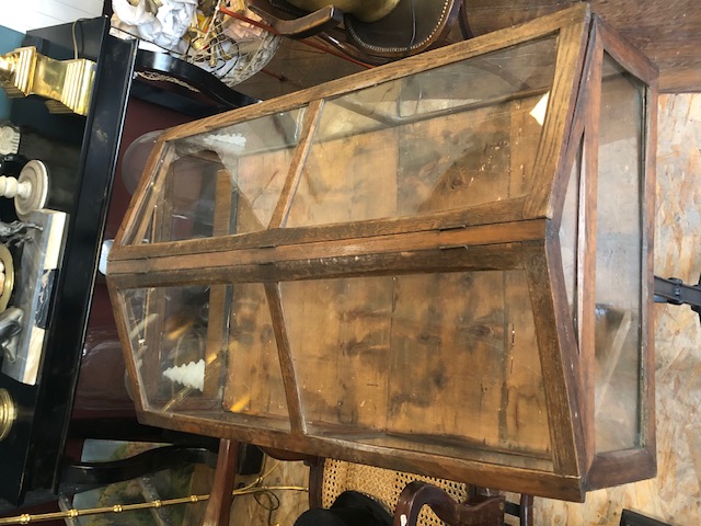 Vitrine de magasin à poser en bois