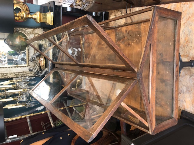 Vitrine de magasin à poser en bois