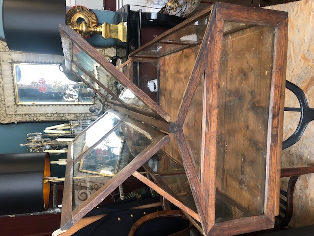 Vitrine de magasin à poser en bois