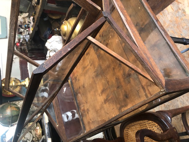 Vitrine de magasin à poser en bois