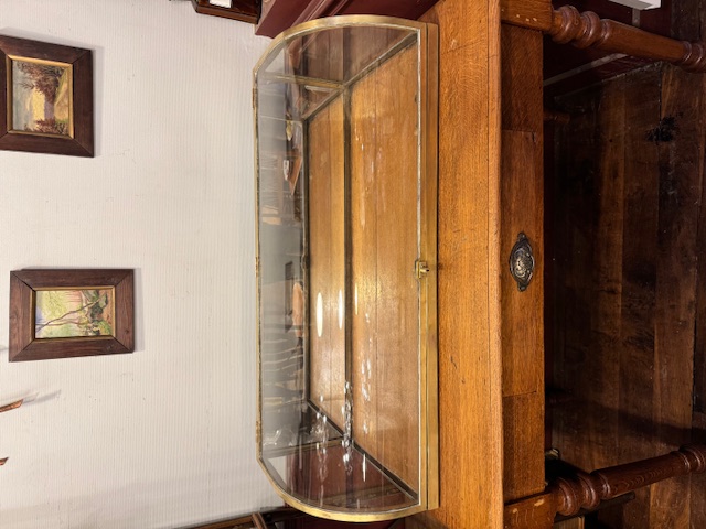Vitrine de magasin ancienne en laiton verre bombé