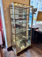 Vitrine de magasin en laiton